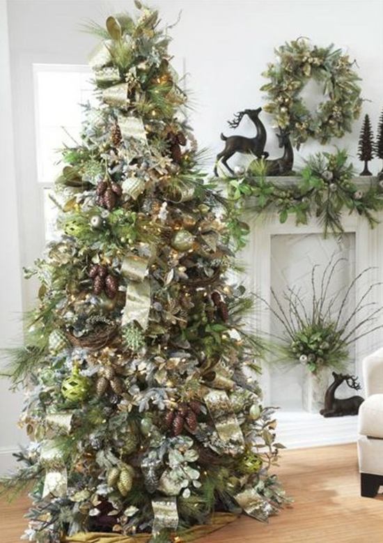 décoration-sapin-Noël-guirlandes-ornements-boules-pommes-pin-décoratifs-couronne-cerfs-statuettes