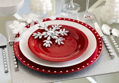 décoration table mariage hiver flocon rouge blanc cristal