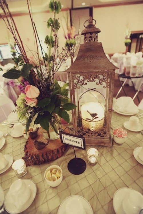 décoration table mariage hiver lanterne nappe bouquet