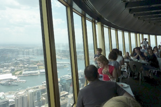 déjeunez restaurant buffet sydney tower panorama extraordinaire