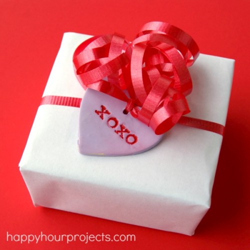 emballage blanc rouge cadeau st valentin