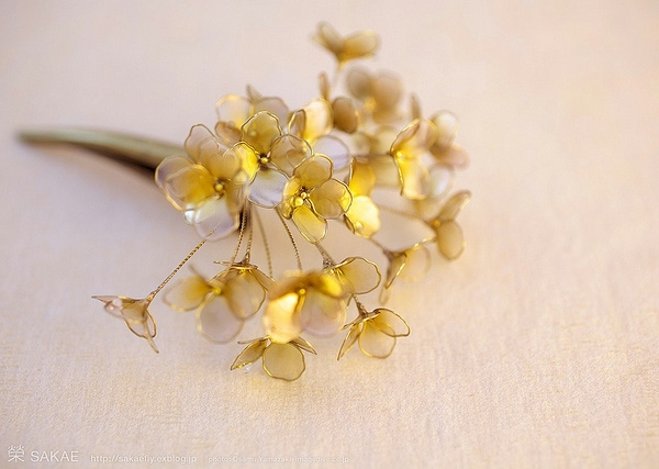 epingle cheveux fleurs dorées