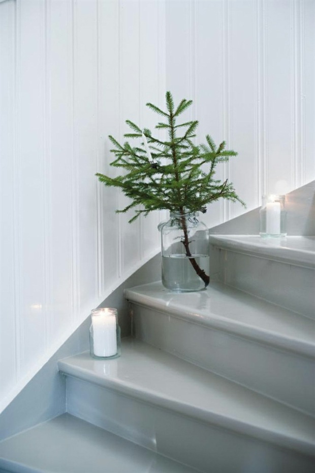 escalier déco minimaliste branche dans vase