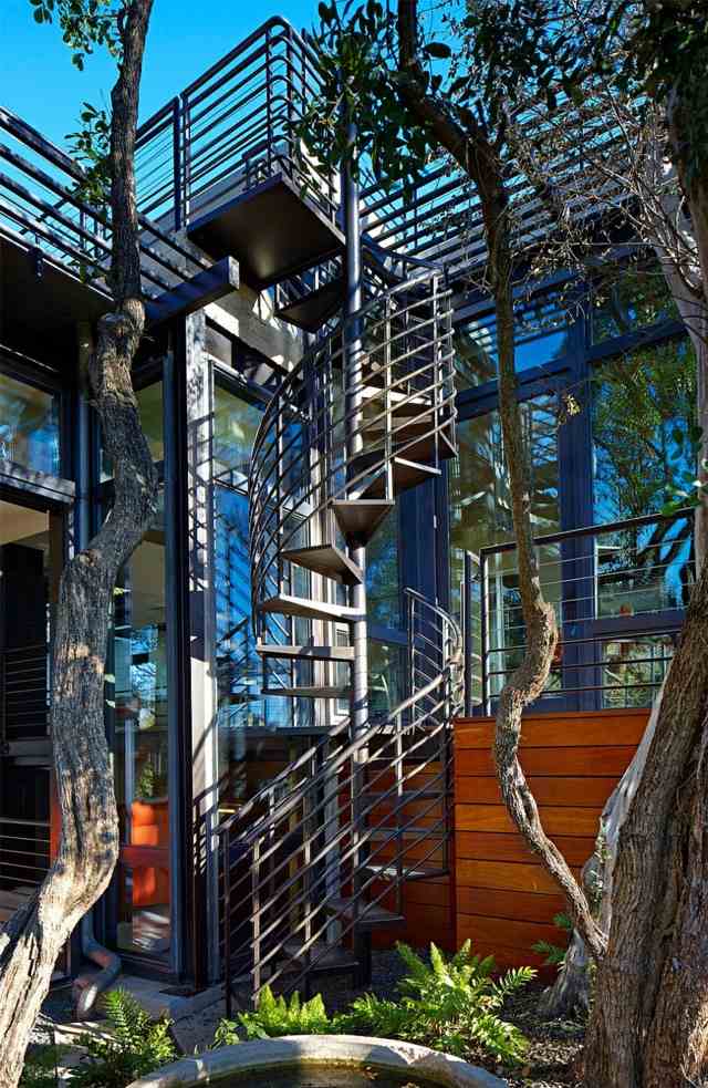 escalier-spirale-pour-etages-superieures