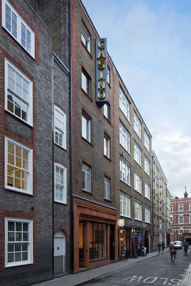 façade bâtiment vue de la rue Soho Londres