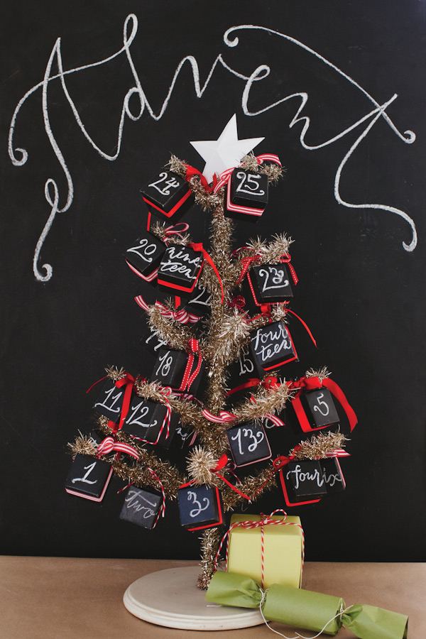 fabriquer calendrier de l'Avent petit-sapin-Noel-boîtes-papier-noir-décoratives