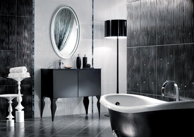 faïence-salle-bains-carrelage-noir-blanc-ultra-moderne-luxe-miroir-forme-ovale-meuble-vasque-bois-noir
