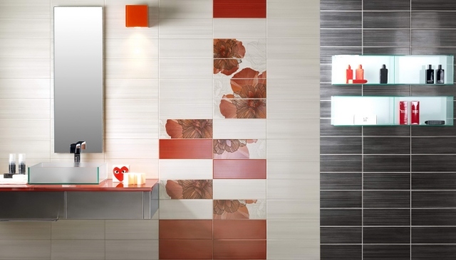 faïence-salle-bains-grise-blanche-accents-motifs-fleurs-rouges-miroir-élégant-rectangulaire faïence salle de bains