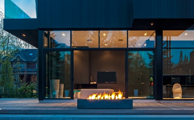 foyer exterieur rectangle maison vitrage moderne