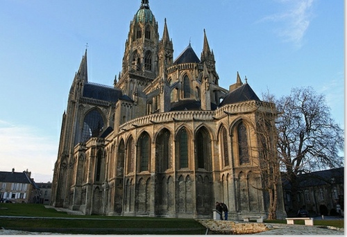 france visiter cathedrale bayeux chevet architecture gothique