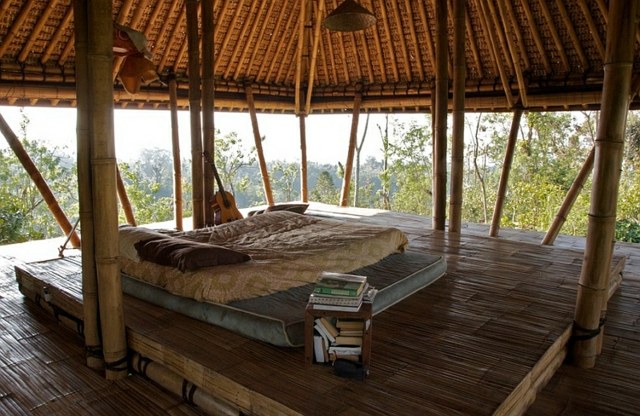 grand lit exterieur bambou