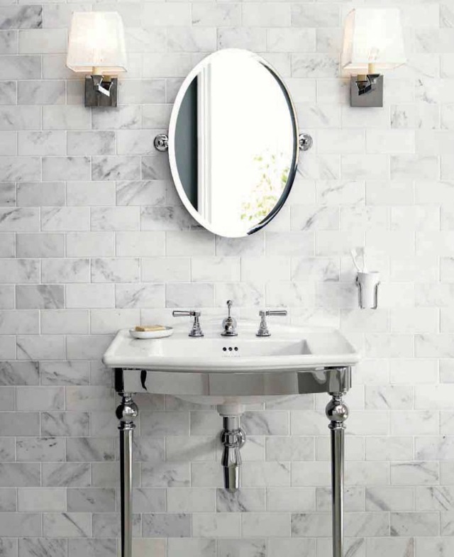 Unique carrelage marbré blanc gris salle de bains luxueuse design