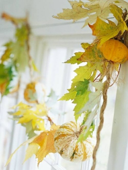 guirlande de feuilles mortes fenêtre