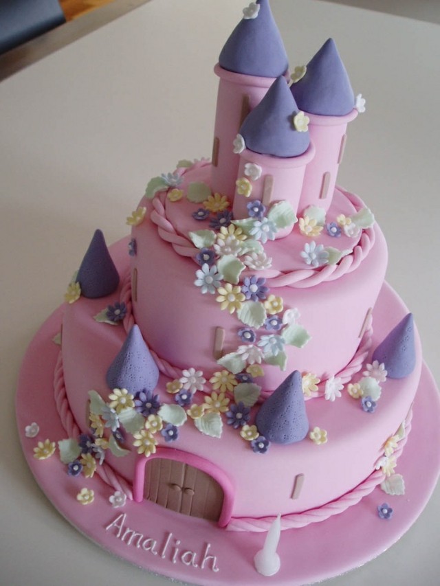 gâteau d'anniversaire chateau rose disney fille enfant