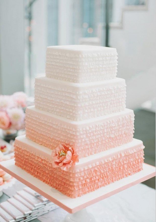 gâteau forme carre rose premier etage