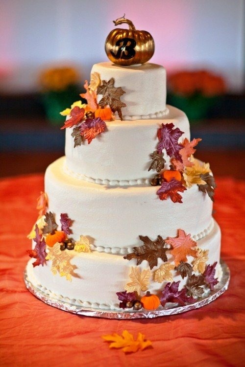 gâteau mariage couleur blanche feuilles automne