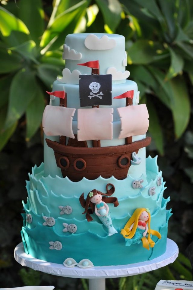 gâteau superbe pirates bateau sirènes