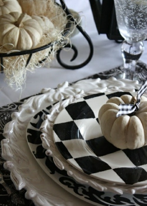 halloween deco mariage citrouille blanc noir assiette