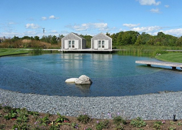 idee amenagement jardin piscine apparence naturelle