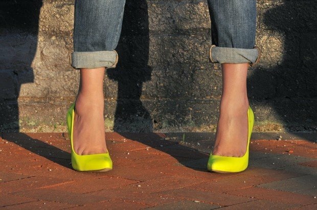 idee chaussures talon jaunes