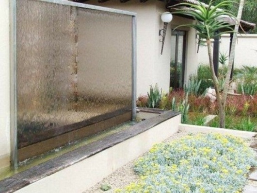 idee deco jardin design mur transparent