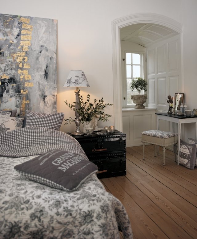 idée-déco-chambre-fille-ado-literie-motifs-floraux-gris-blanc-intéressante idée déco chambre