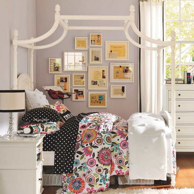 idée-déco-chambre-fille-ado-literie-motifs-floraux-multicolores-pois-blancs idée déco chambre