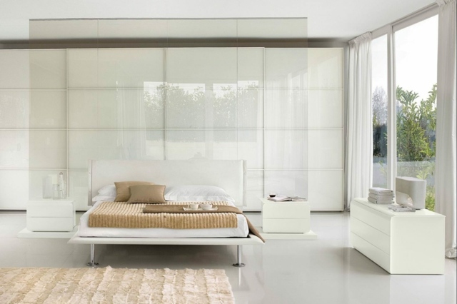 idées-déco-chambre-coucher-couleurs-naturelles-monochrome-blanche-accents-tapis-linge-lit-beige