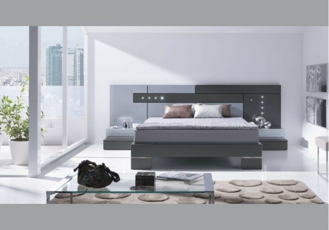 idées-déco-chambre-coucher-couleurs-naturelles-tapis-beige-lit-gris-tête-lit-bois-table-verre-basse