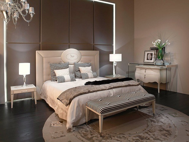 idées-déco-chambre-coucher-couleurs-naturelles-tête-lit-beige-mur-couleur-chocolat-linge-lit-beige-lampes-chevet idées déco chambre à coucher