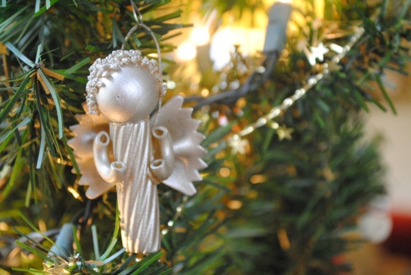 idées de décoration de Noël-anges-pâtes-peintes