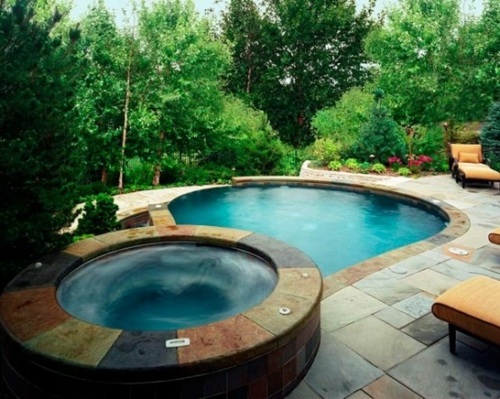 jacuzzi turquoise piscine eau jardin verdure