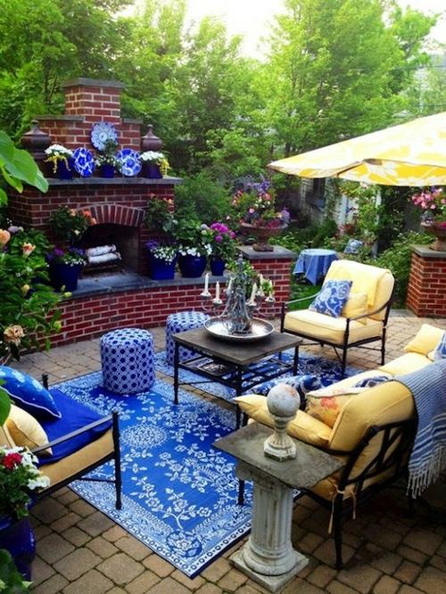 jardin chic cheminee briques accsents blue