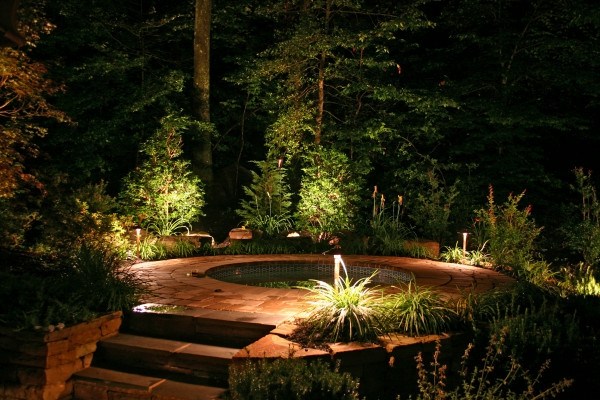 jardin fontaine moderne eclairage