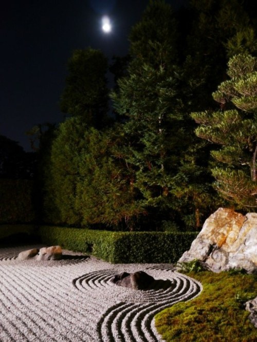 jardin japonais nuit lune sable blanc
