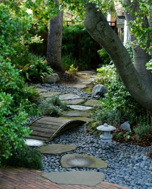 jardin japonais pont dallage gravier arbre
