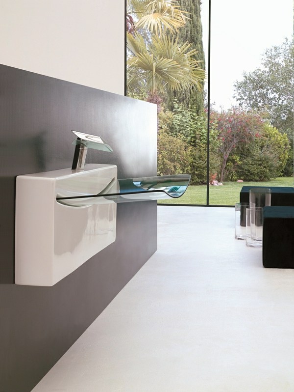 Artceram lavabo minimaliste très stylé en verre économie espace