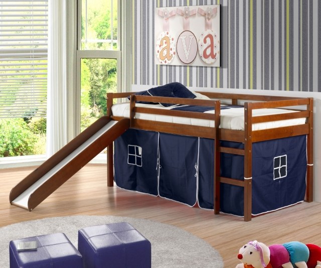 lit-mezzanine-enfant-bleu-foncé-maisonnette-papier-peint-rayures