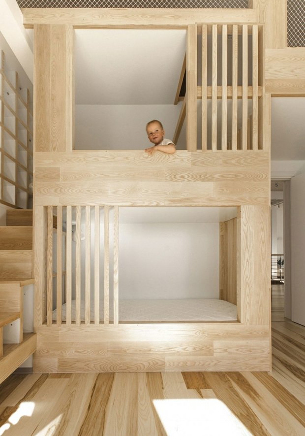 lits superposés structure bois avec éléments sécurité