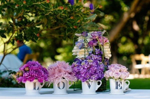 centre de table mariage love decoration fleure dans tasses