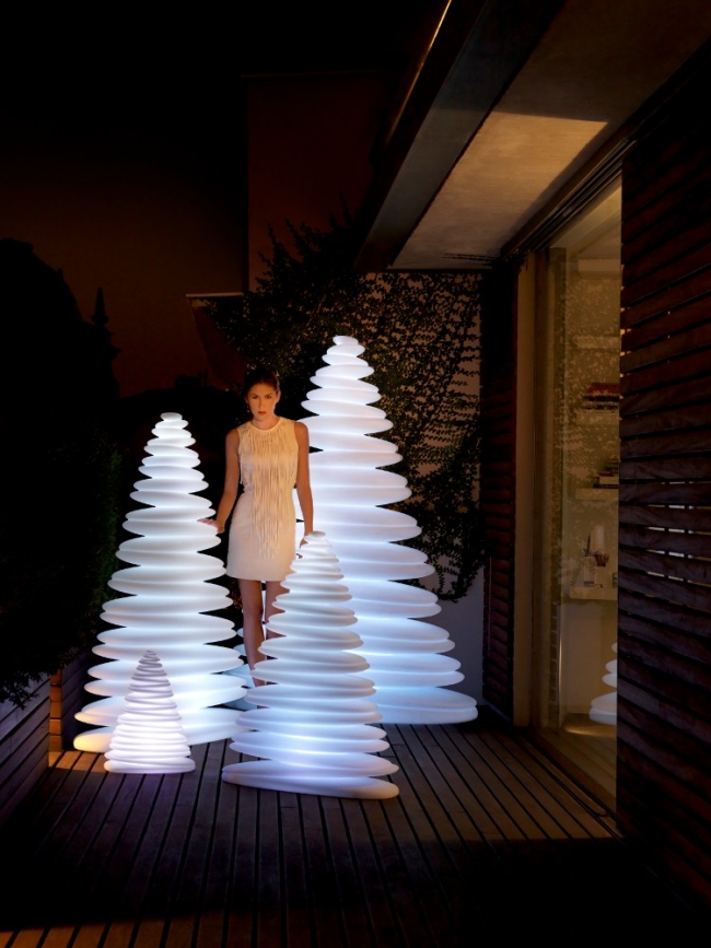 luminaire-LED-Chrismy-lampe-poser-lumière-blanche-terrasse luminaire à LED