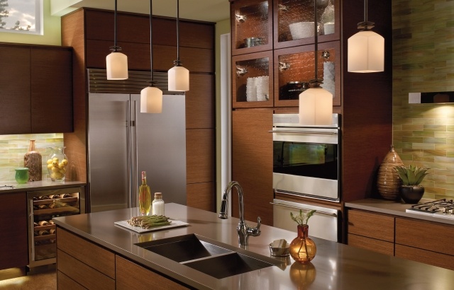 luminaire-cuisine-idée-originale-lampe-suspendues-plafond-style-luxe
