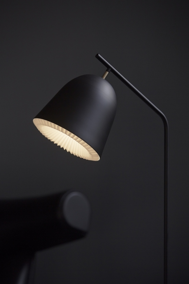 luminaire-design-Caché-Le-Klint-lampe-plancher-design-ergonomique lampe design