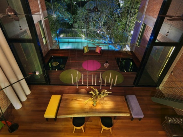 luminaires luxe hauteur couleur piscine arbre baie vitre