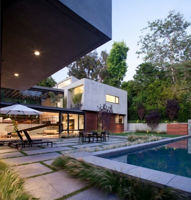 maison avec jardin piscine moderne