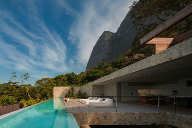 maison contemporaine à Rio de Janeiro par arthur gasas
