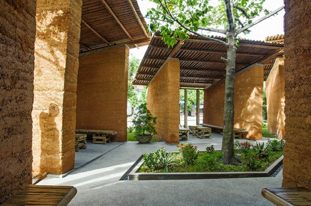 maison écologique bambou pierre argile