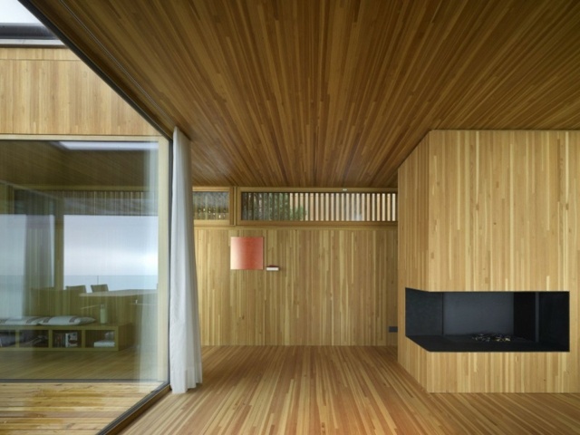 maison moderne bois cheminée