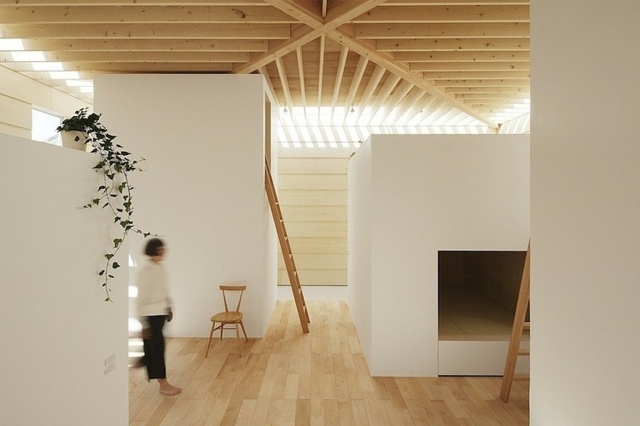 maison moderne japonaise espace ouverture pièces refléter calme sérénité