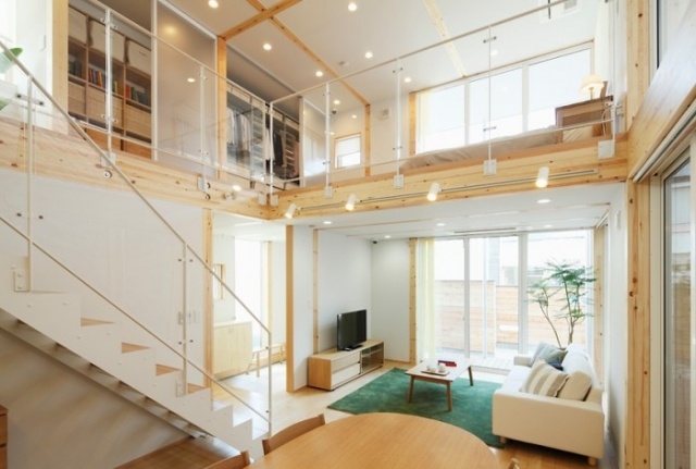 maison de style japonais blanc-verre-bois-clair